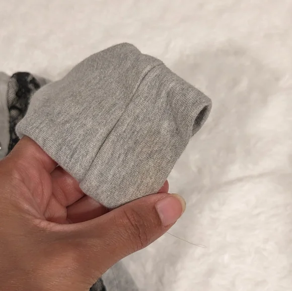 Guess baby girl lace sweatshirt - Picture 3 of 5